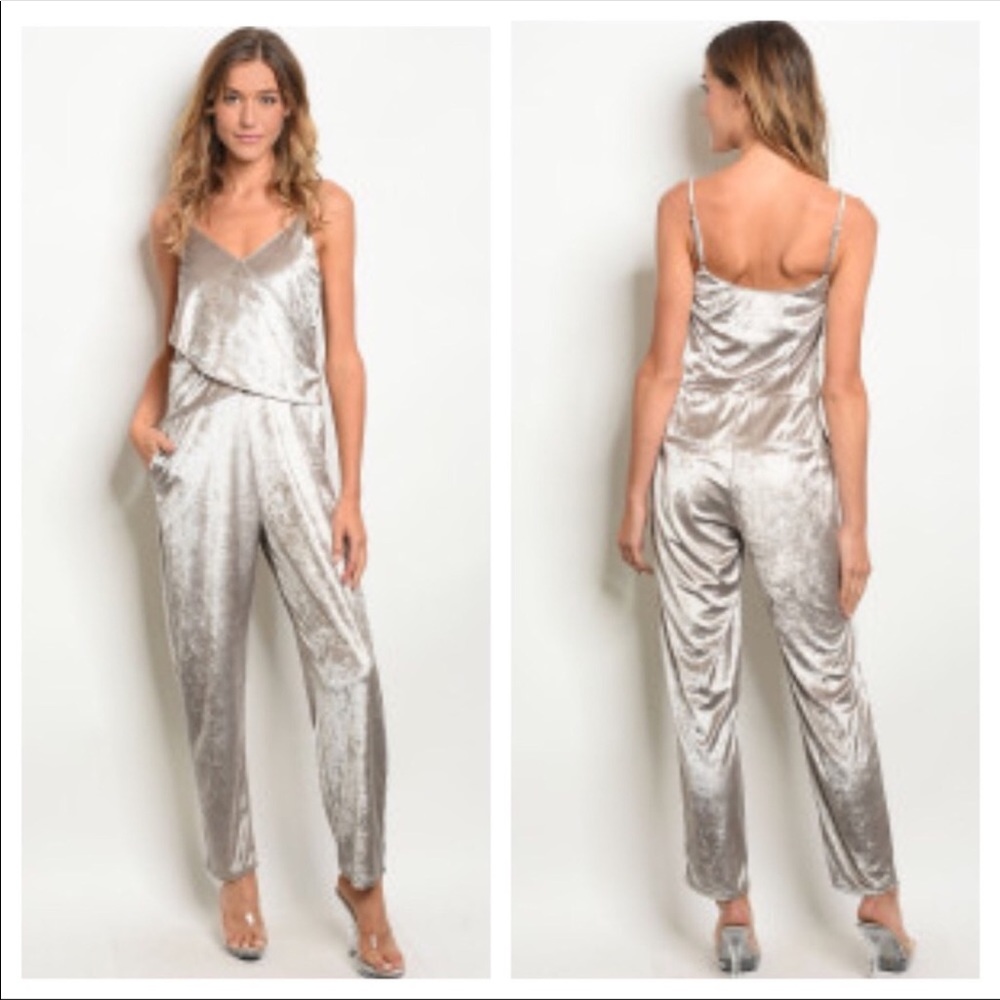 ๐ฅโMARILYNโ๐ฅVELVET CHAMPAGNE JUMPSUIT๐ฅ - Picture 6 of 8